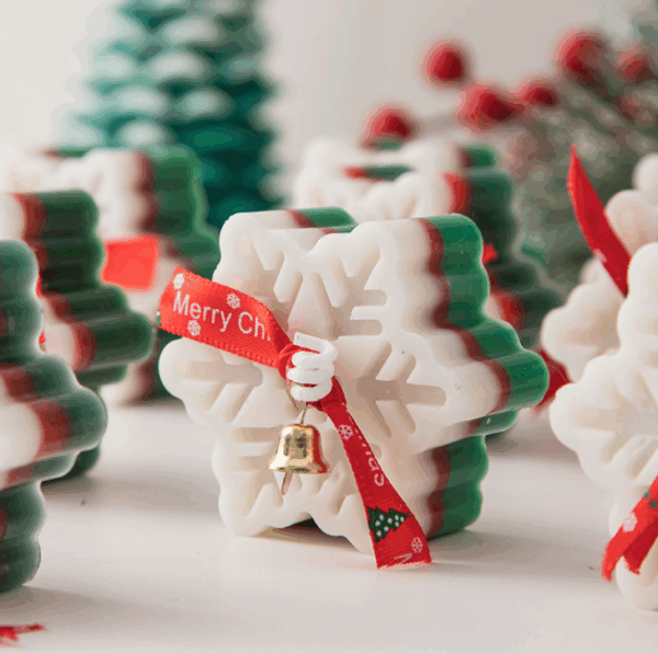 Christmas Snowflake-Shaped Aromatherapy Candles – Bulk Wholesale Holiday Gifts, Frosted Winter Fragrance Soy Wax Candles for Festive Décor, Stocking Stuffers, and Party Favors - Image 4